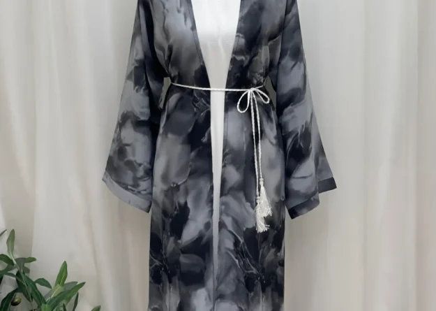 Lujain 3-Piece Abaya Set · Marble Edition